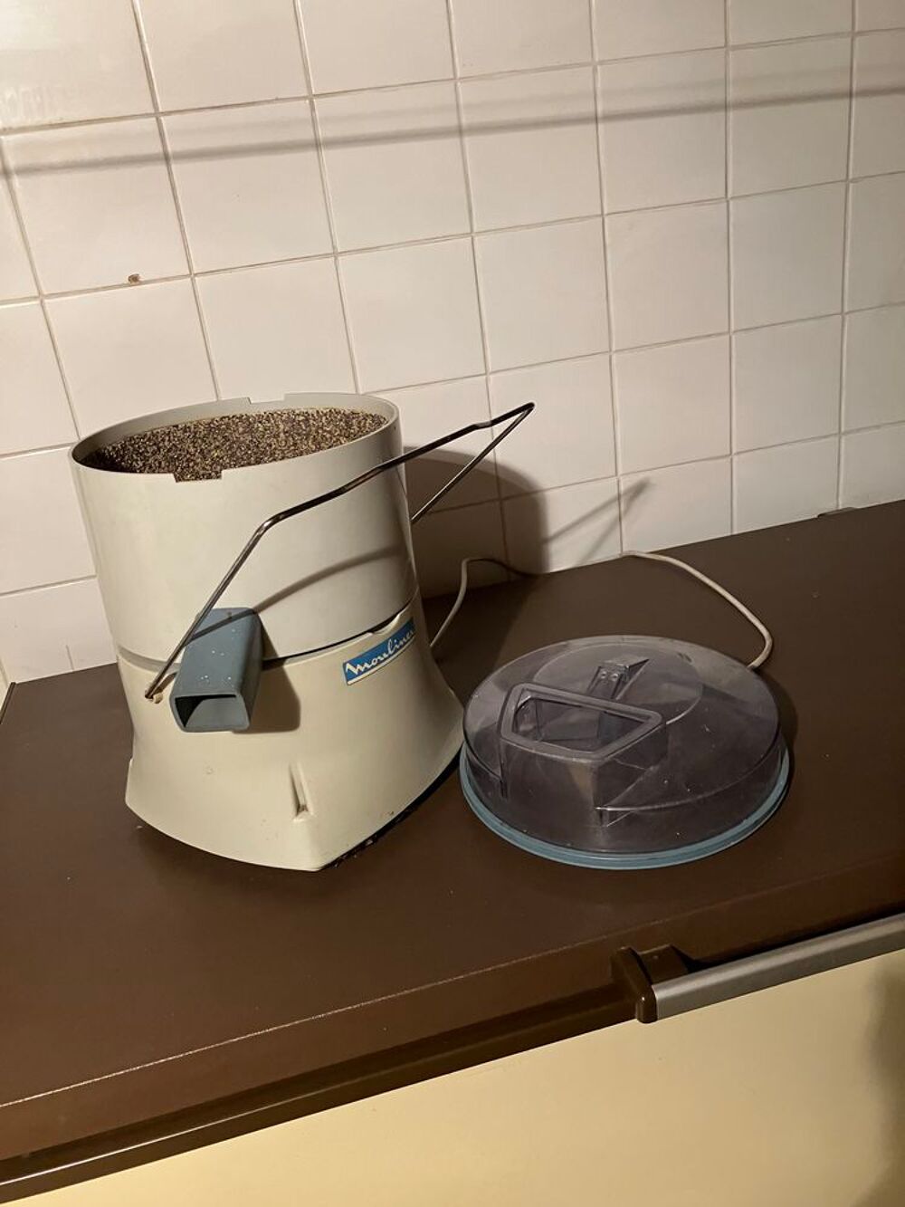 &eacute;plucheuse &agrave; l&eacute;gumes Electroménager