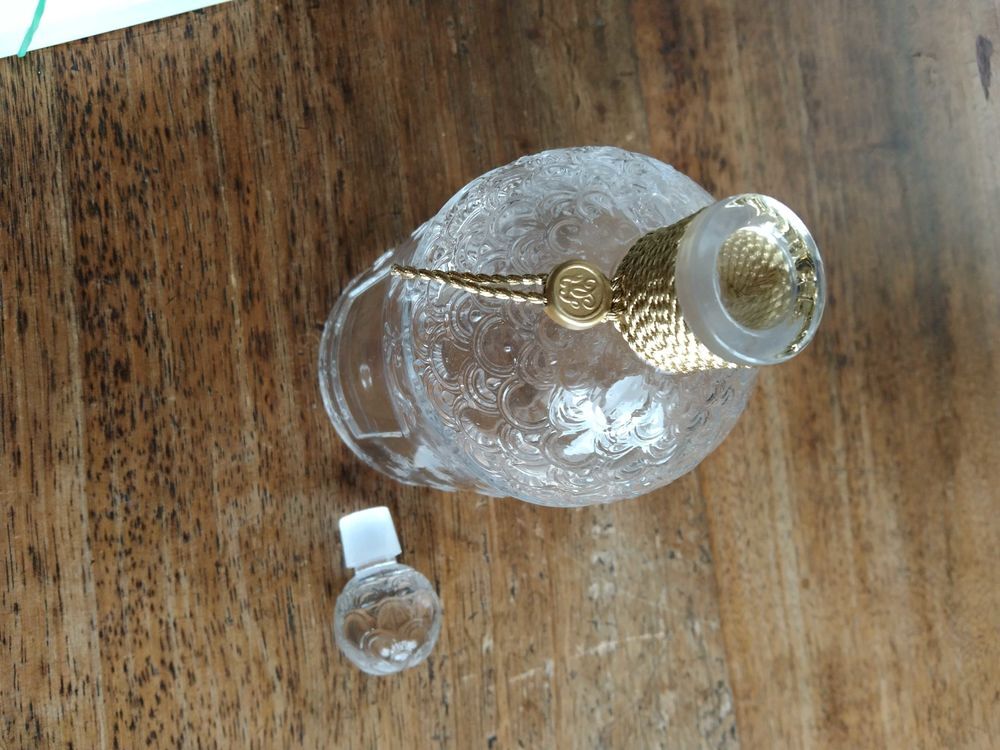 Flacon de parfum Abeilles de Guerlain 