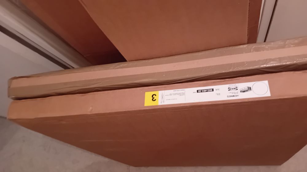 Banquette HEMNES 2 places (encore dans son emballage).
Meubles