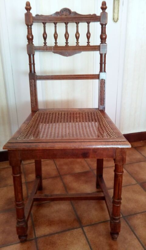 chaise vintage cannée en bois 15 Rezé (44)