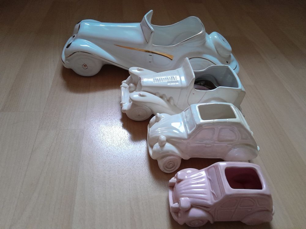 Voiture miniature fa&iuml;ence et c&eacute;ramique vintage Décoration
