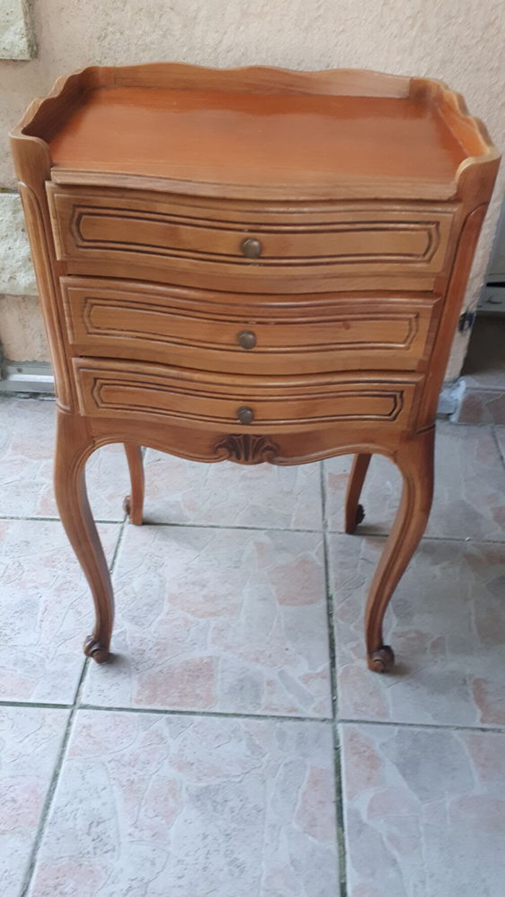 Table de chevet en merisier style Louis XV Meubles