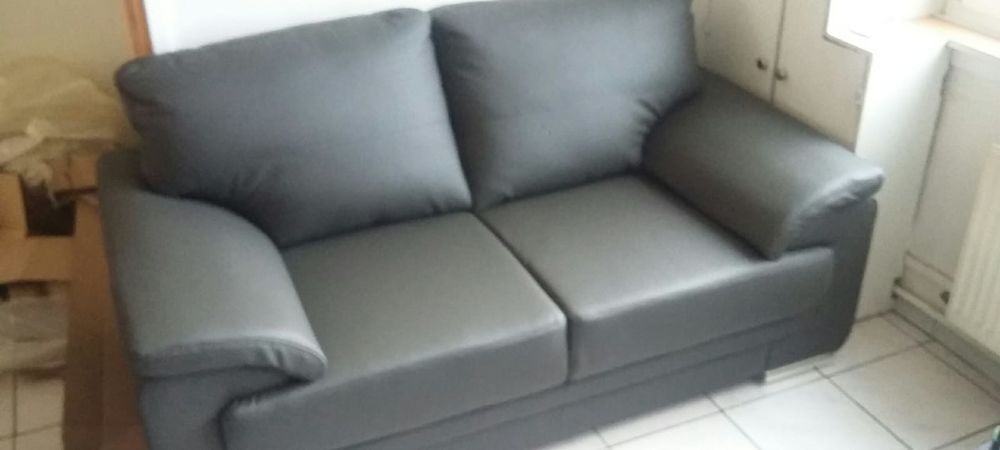 Canape 2 places gris
Meubles