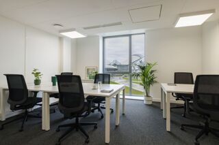   Accès tout inclus à des espaces de bureau professionnels pour 4 personnes à Lyon, Saint Exupéry Airport Colombier-saugnieu