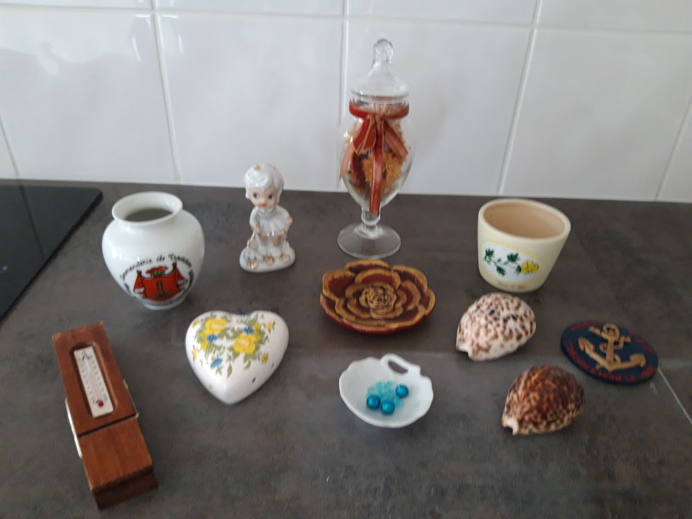 Bibelots en Porcelaine, en C&eacute;ramique, en Verre... Décoration