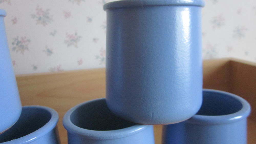 petits pots en gr&egrave;s bleu Cuisine