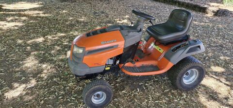 Autoportée HUSQVARNA modèle LT151 année 2008
Saint-Pierre-les-Étieux (18)