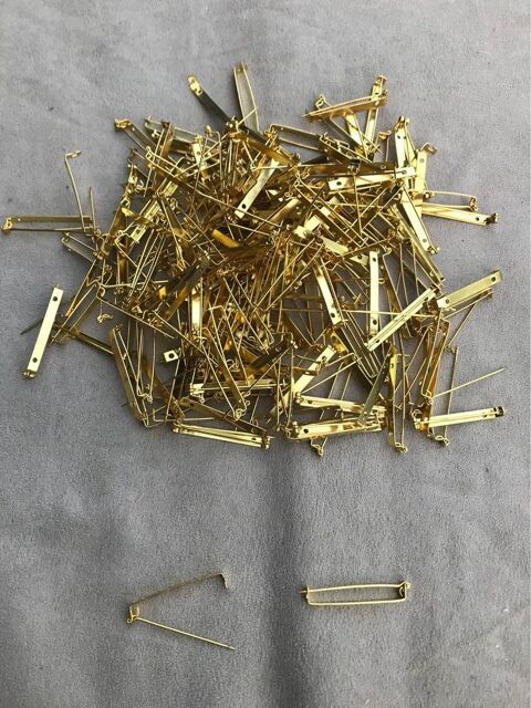 Attaches pour broches  15 Mottier (38)