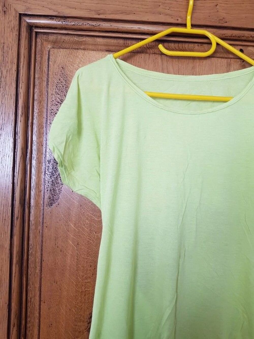 Tunique vert fluo mesure aisselles a aisselles a plat 42 cm Vêtements