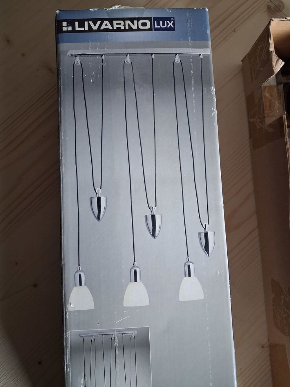 - Luminaire &agrave; 3 suspensions Décoration