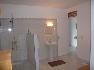  Villa à louer 3 pièces 110 m² Le moule