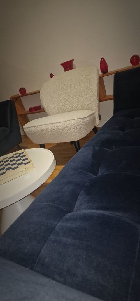 Salon avec 2 Canap 2 places en velours bleu + 2 fauteuils et une table basse 1000 Aubervilliers (93)