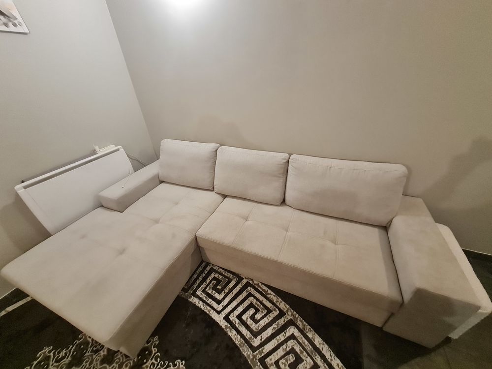 Canap&eacute; convertible avec coffre de rangement et pouffe Meubles