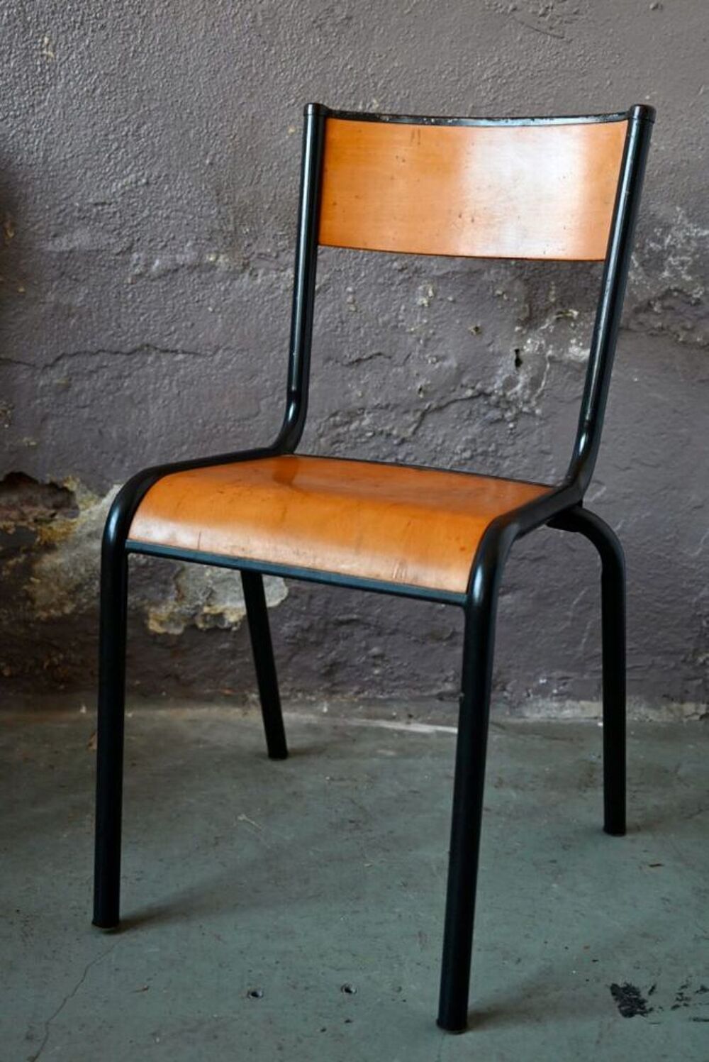 Lot de 4 Chaises d&eacute;pareill&eacute;es en bois et m&eacute;tal style &eacute;cole Meubles