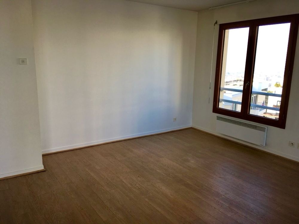 Location Appartement *** Issy-Les-Moulineaux - Appartement 3 pièces 80 m² *** Issy-les-moulineaux
