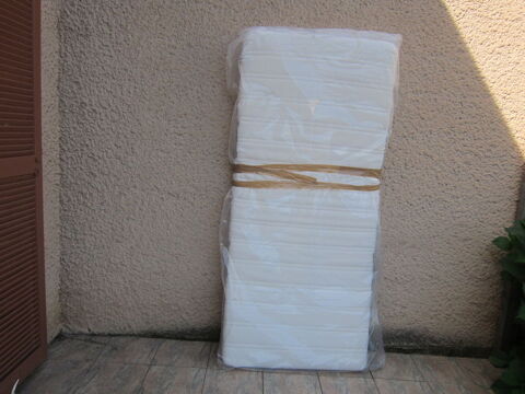 Un matelas 0.90 cm x 200 cm et ses accessoires 100 Brignais (69)