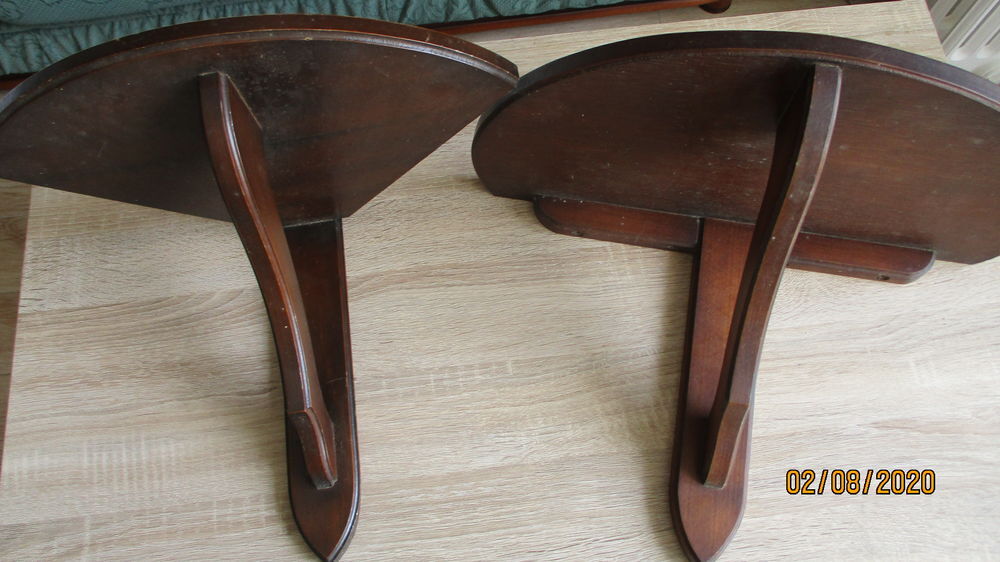 Lot 2 Etag&egrave;res Angles Bois + Supports. Décoration