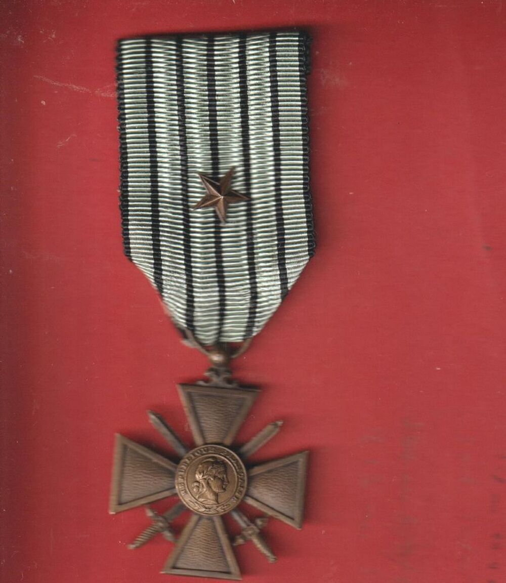 CROIX DE GUERRE 1939 -1940 -M&Eacute;DAILLE de VICHY. 