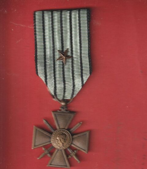 CROIX DE GUERRE 1939 -1940 -MÉDAILLE de VICHY. 47 Lucheux (80)