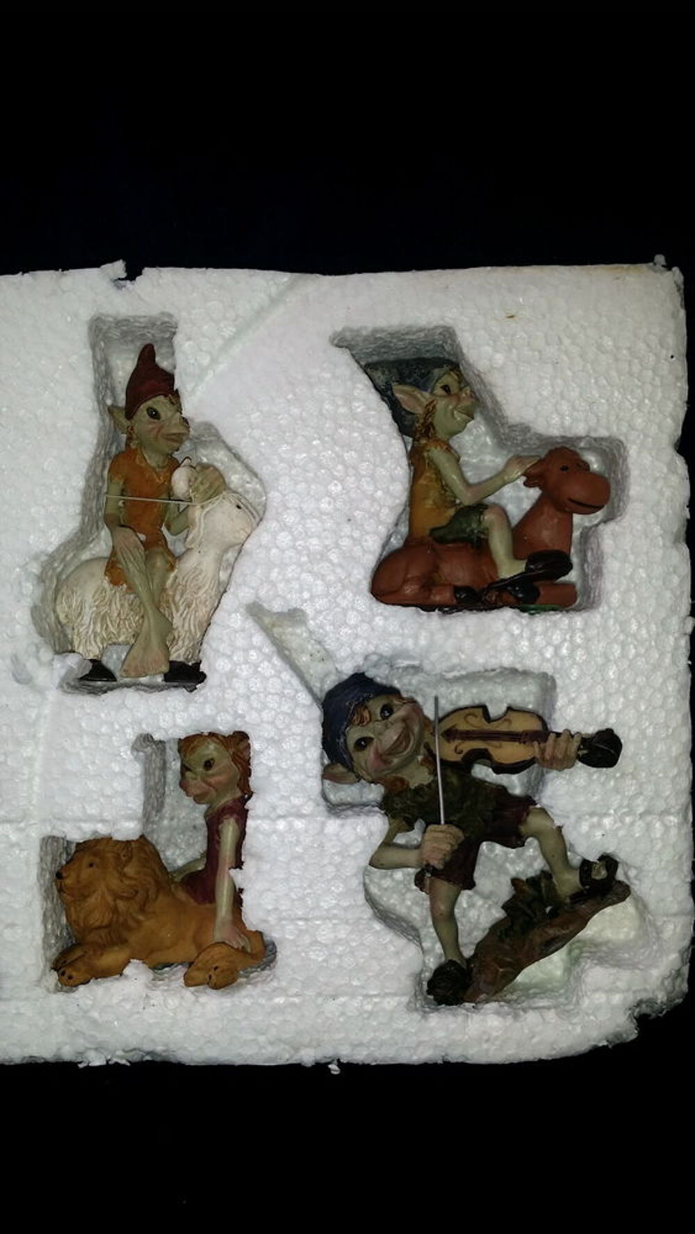 Figurines genre Troll en boite de 4 sujets diff&eacute;rents Décoration