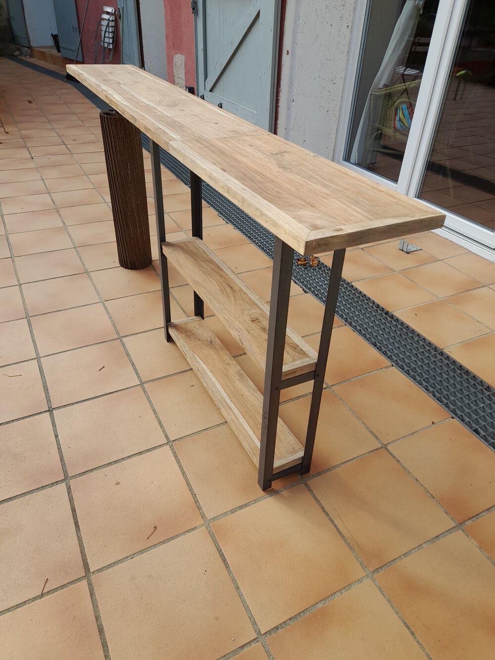 1 grande console en teck et acier
Meubles