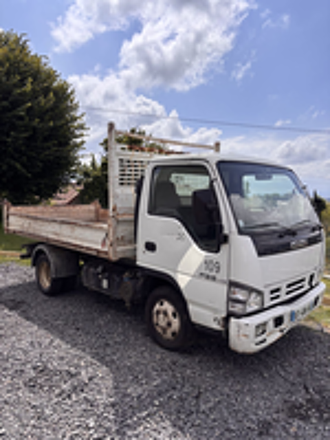 N-SERIES N CHASSIS CAB ETROITE 3PL NKR 77 - KS 35 Y 06 2006 occasion 43000 Le Puy-en-Velay