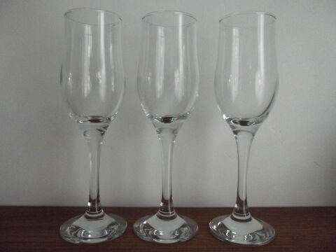 verres � vin (lot de 3) 1 Loon-Plage (59)