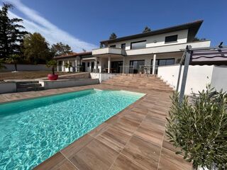 Maison 10 pièces 196 m² · à Fort-de-France · 196 m² · 819 000 €