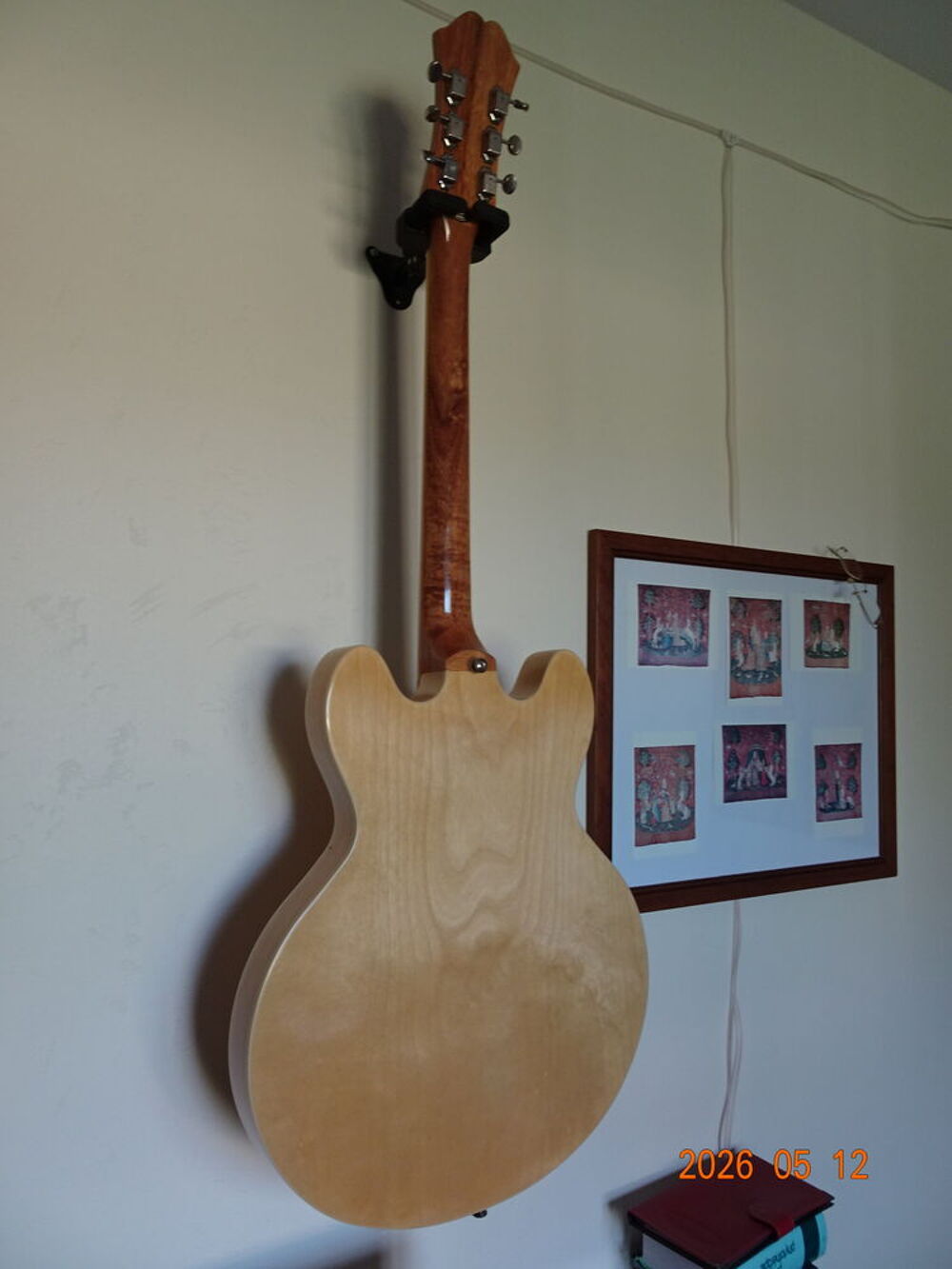 Epiphone CASINO naturelle + Stand Hercule Instruments de musique