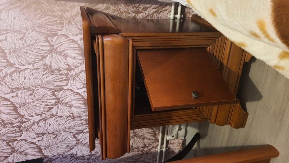 deux Tables de chevet Meubles