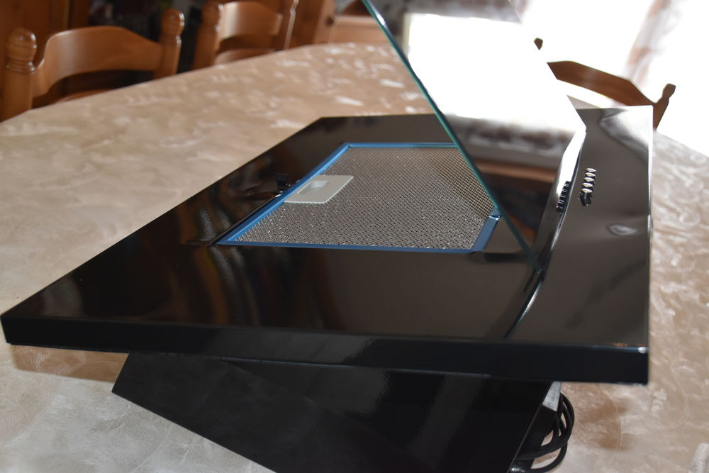 Hotte aspirante type FIERA 60/90 cm noire Electroménager