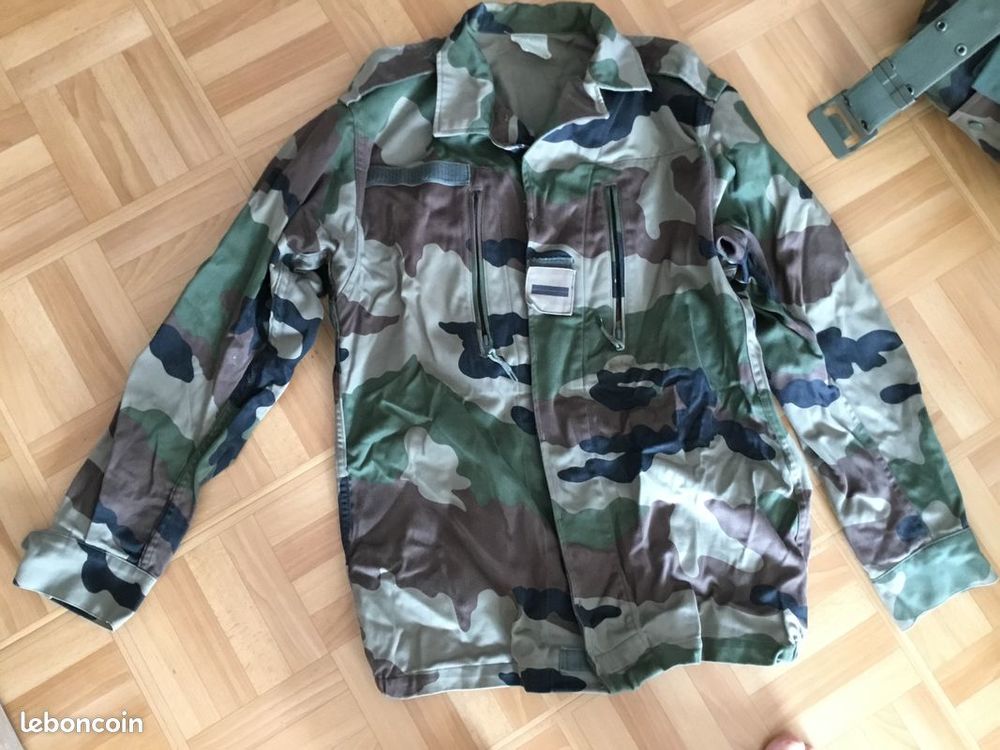 V&ecirc;tements militaire Vêtements