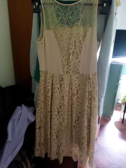 Robe neuf dentelle taille 1 20 Lesquin (59)