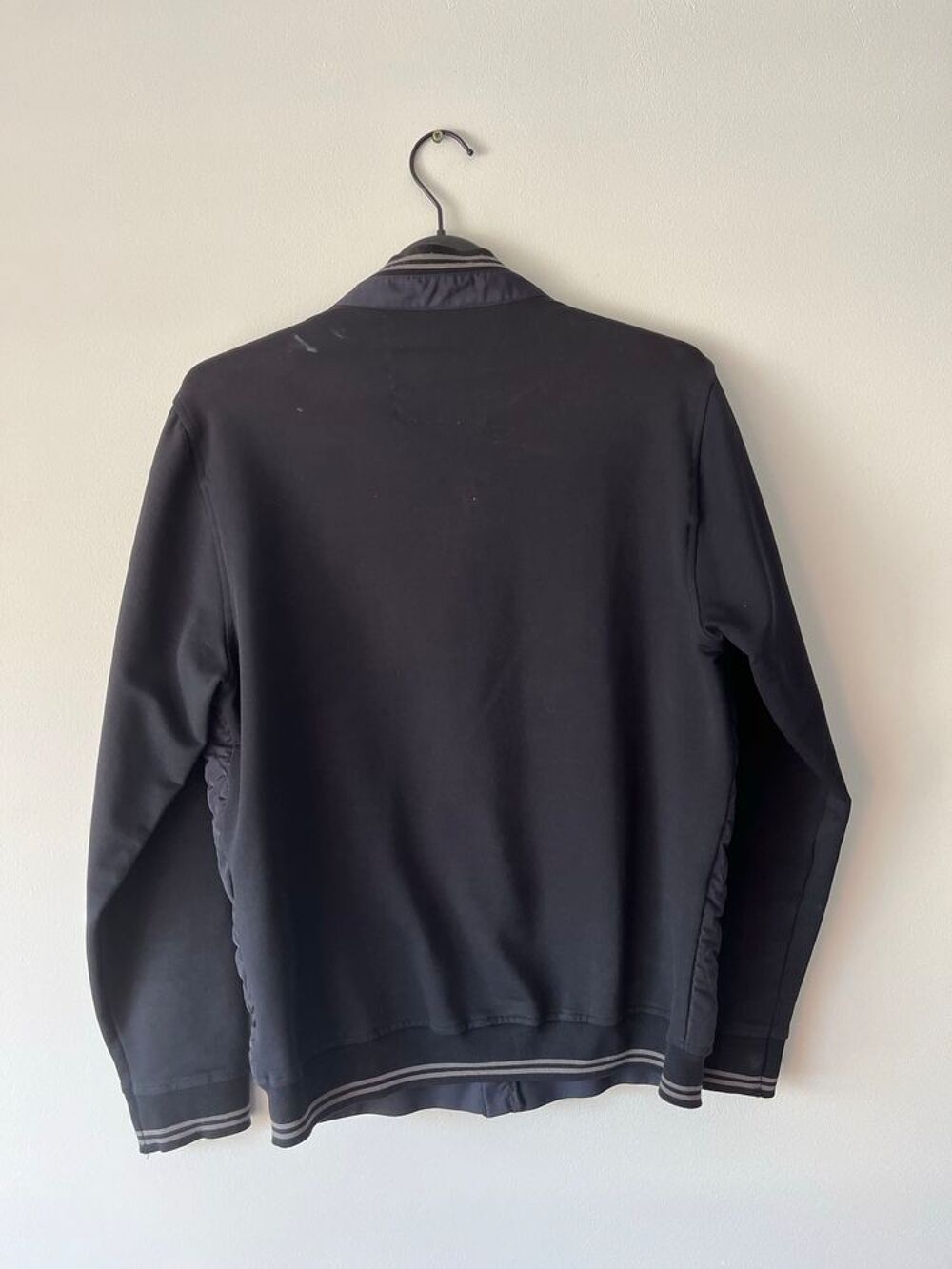 Gilet matelass&eacute; Taille M Dispo Douai centre ou Lille centre Vêtements