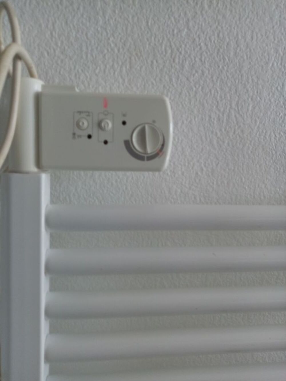 S&egrave;che serviette &eacute;lectrique 500 watts 
Electroménager