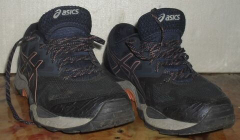 Basket Oasics taille 40,5 35 Montreuil (93)