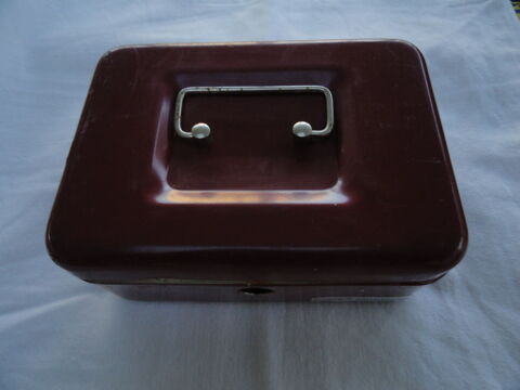        Bo�te ou coffre fort 7 Sabl�-sur-Sarthe (72)