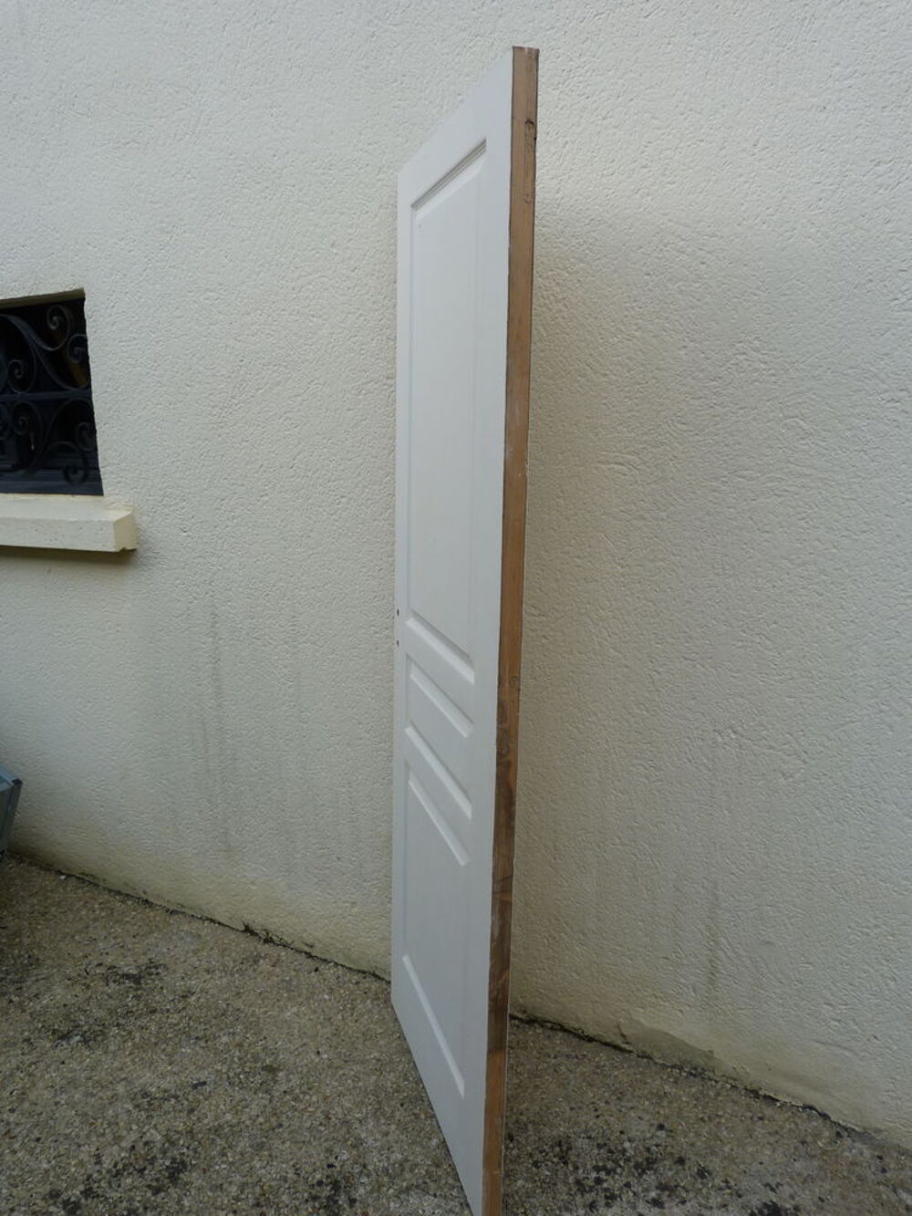 Porte alv&eacute;olaire neuve. Bricolage