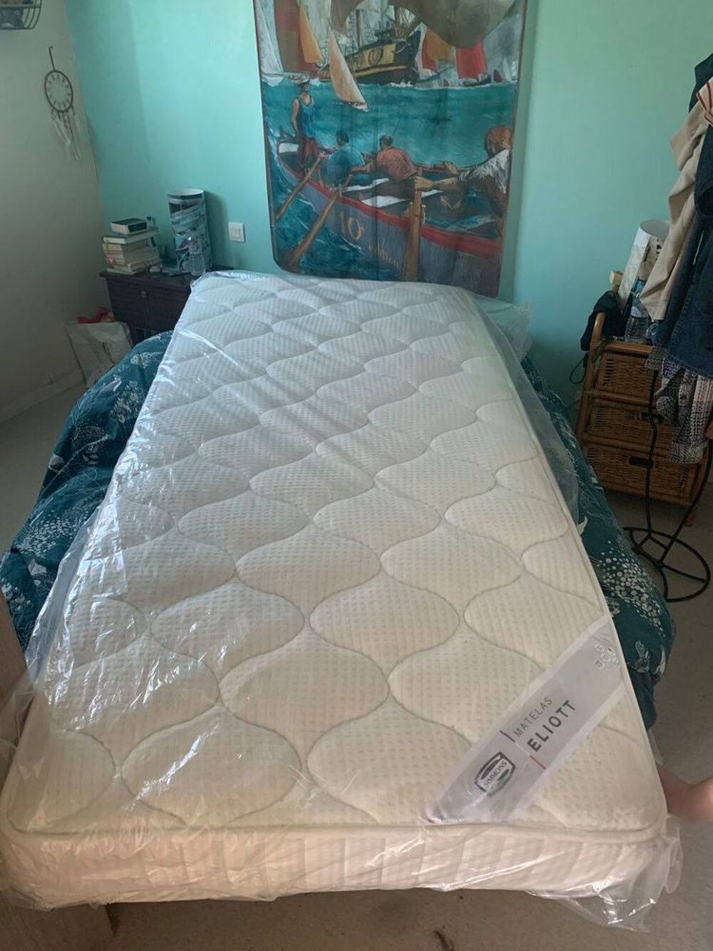 Matelas de 90 par 190 presque neuf Meubles