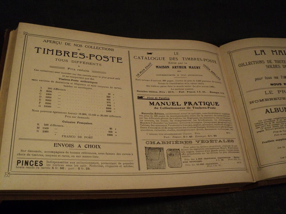 Ancien Album de Timbres Poste (Vide) Arthur Maury 1920 