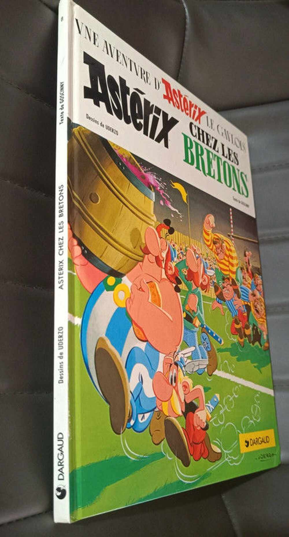Bande dessin&eacute;e Ast&eacute;rix "Ast&eacute;rix chez les Bretons" Livres et BD