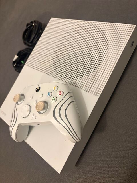 Xbox One S + manette �  palettes + c�bles Libourne (33)
