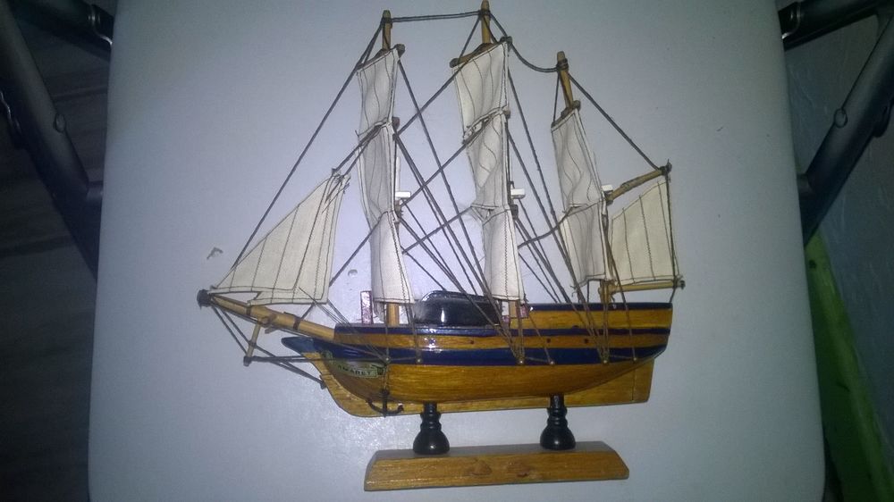 Belle
Maquette de bateau CAMARET
