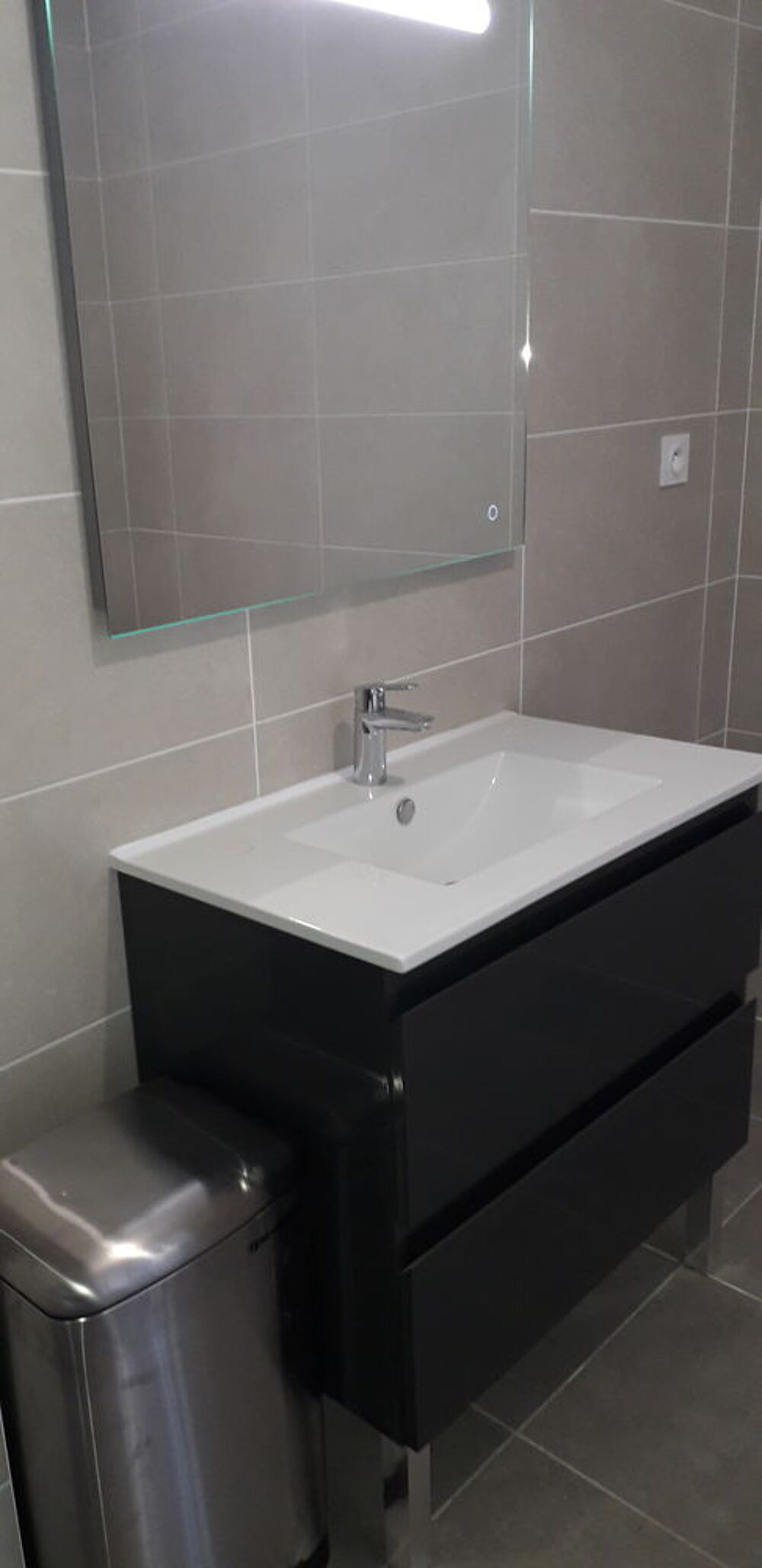 Location Appartement Particulier T2 neuf, garage, emplacement moto Aubagne