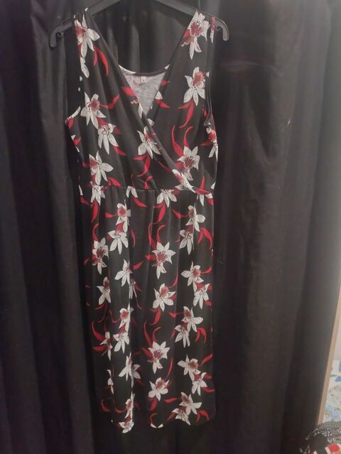 vent deux gros sac de vtements robes.pijama chaussures 50 Nice (06)