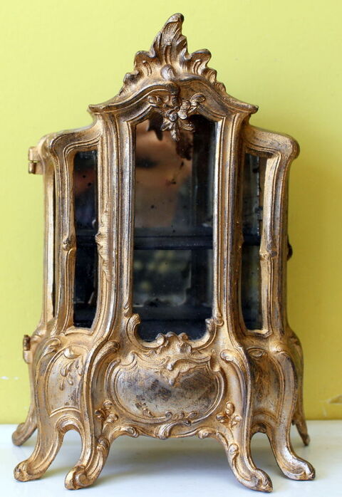 Vitrine miniature en r�gule style LOUIS XV
poup�e ancienne 250 Issy-les-Moulineaux (92)