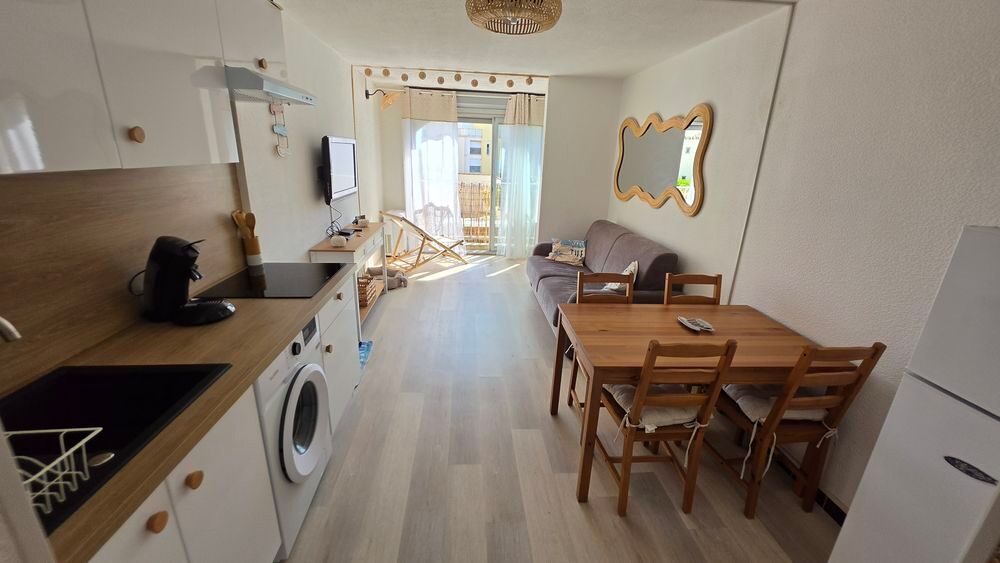 Vente Appartement LE CAP D' AGDE: Appartement pour investisseur: Studio (loué à l'année bail meublé reconductible). Le cap d agde