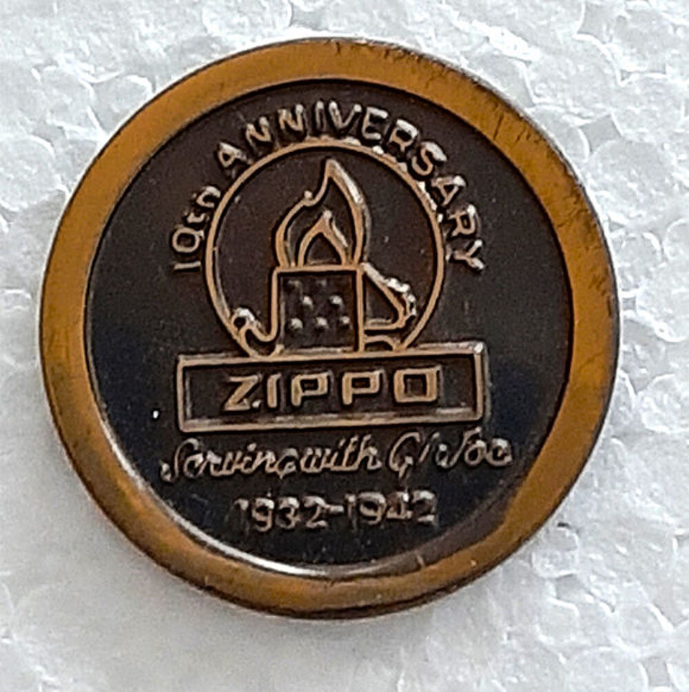 Pin's Zippo 10&egrave;me Anniversaire 