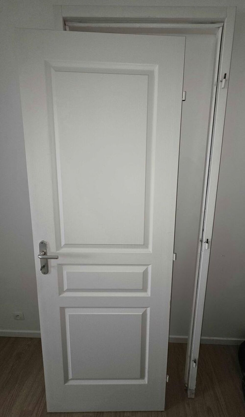 bloc-porte int&eacute;rieure ouverture droite. Bricolage