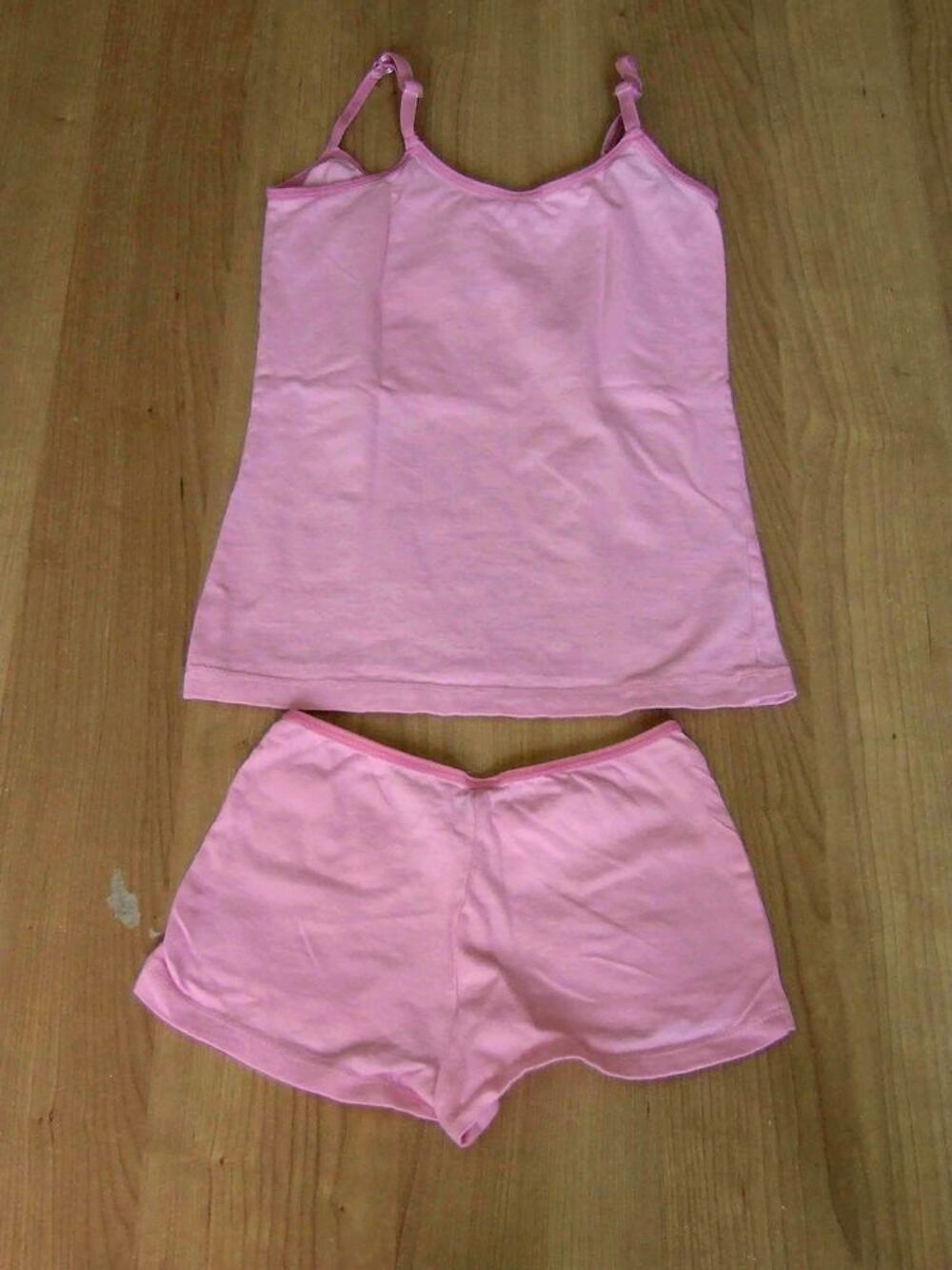Ensemble d&eacute;bardeur fines bretelles et shorty, 10 12&nbsp;ans, TBE Vêtements enfants